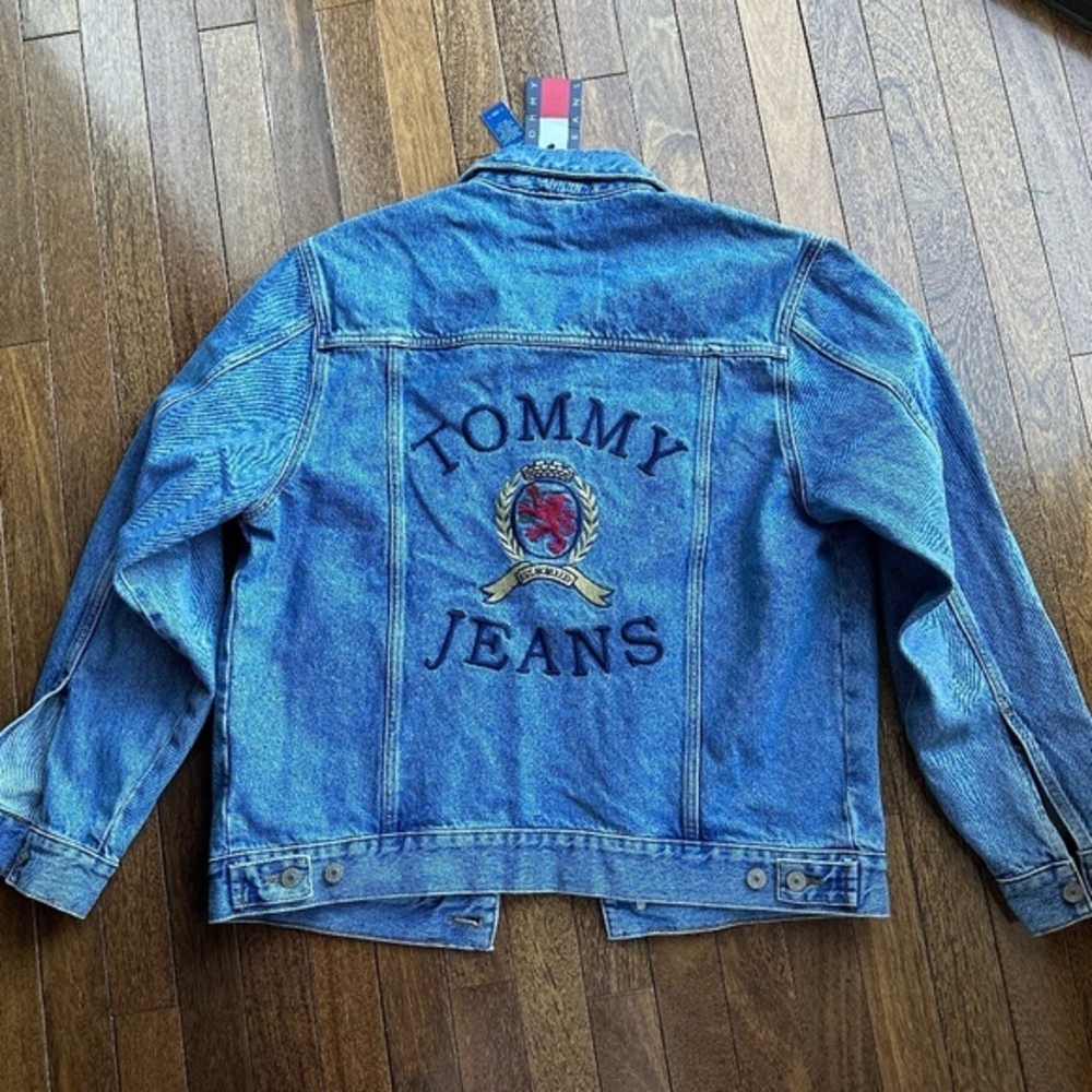 NWT Tommy Hilfiger Embroidered Denim Jacket (sz s)